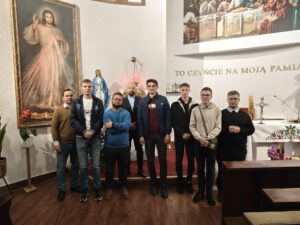 Spotkanie kleryków z podopiecznymi Domu dla Niepełnosprawnych w Piekoszowie